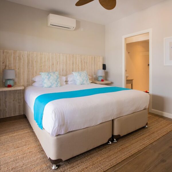 room-8-bed-1024x683