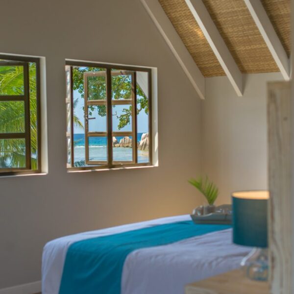 seaview-deluxe-bedroom-and-2br-and-3br-3-684x1024